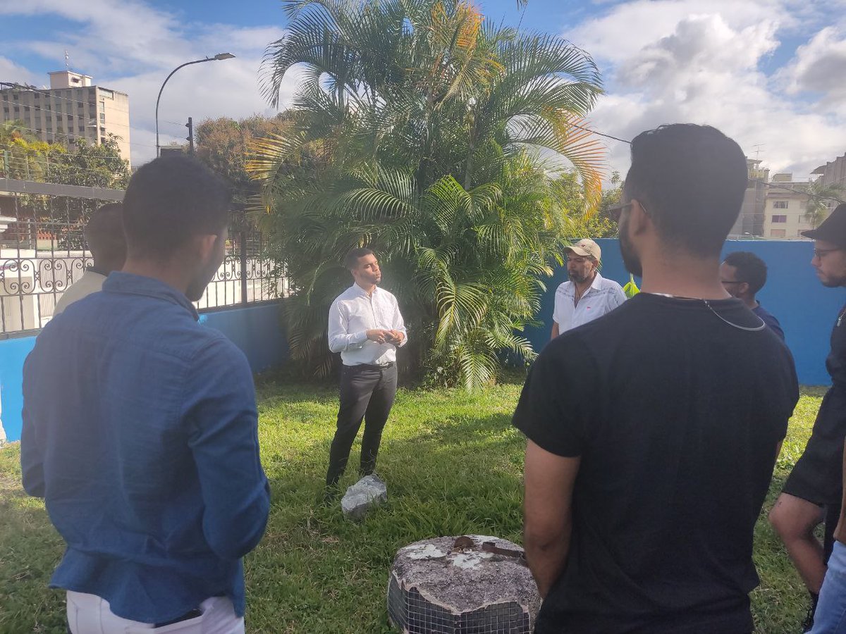 untdiverso's tweet photo. En Un Nuevo Tiempo Diverso nos encontramos construyendo espacios seguros para la población LGBTIQ.
El pasado #4Feb nuestro Sec. Nacional @soyleninc, encabezó un encuentro de jóvenes en nuestra sede nacional.
Reafirmando nuestro compromiso con los derechos humanos de la población https://t.co/omJkHsmpt2