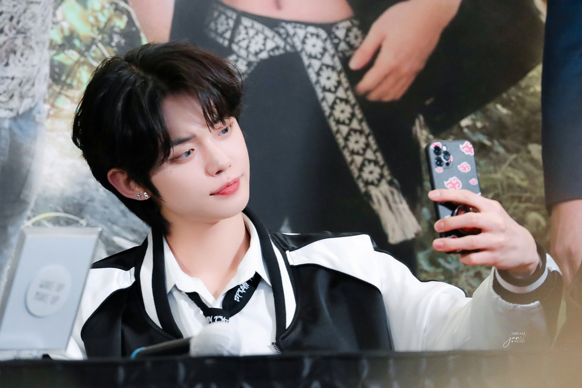 DREAMJun_0913's tweet photo. 230206

#연준                   
#YEONJUN https://t.co/5xL7E39nKv