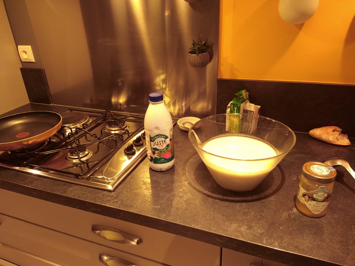 #Chandeleur2023 
Quelque chose me dit que nos #agris ambassadeurs #JusteEtVendeen se sont régalés ce week-end... 🤤😍

#lait #oeufs #miel #produitslocaux #agriculture