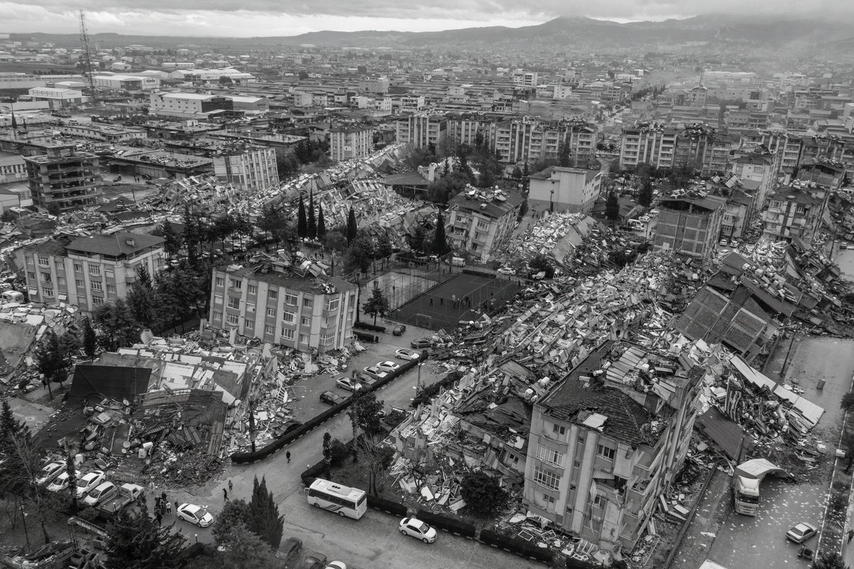 SAFCTurk's tweet photo. Hello everyone!

Turkey had the biggest earthquake in its history. Cities and people are in very bad shape. At the same time, the weather is very cold, there is snow everywhere. We look forward to your support messages.

🙏❤

#TurkishRedandWhiteArmy 🇹🇷 https://t.co/NzumSAvNnk