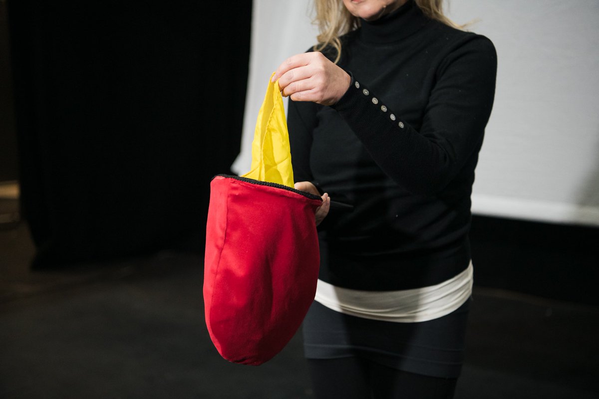 GriefProjecting's tweet photo. Bev @Finding_Magic_ is an actor and creative practitioner based in Norfolk. 

After her son, Jess, died by suicide, she created a series of short films and theatre shows focusing on loss, grief, magic and love 💫

Read the full story:

https://t.co/OTqRUOyrdF https://t.co/VU0b0weT1r