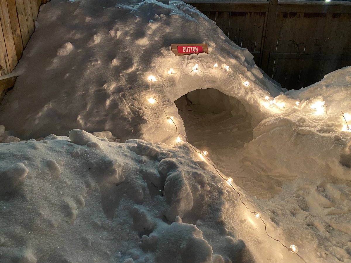 Quinzee 2023. The forecast gives it about 5 more hours. But I’m not complaining!