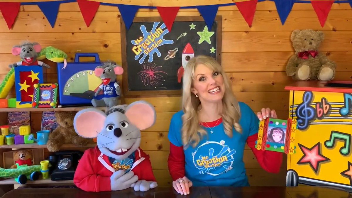 creationstation's tweet image. Happy Monday! For this week's #MakeItMonday activity, we have the wonderful Wendy and @TheoTheMouse here, to show you how to create your very own #photoframe. 🙌🖼 Find the full instructions in our blog: thecreationstation.co.uk/inspiration/ho…