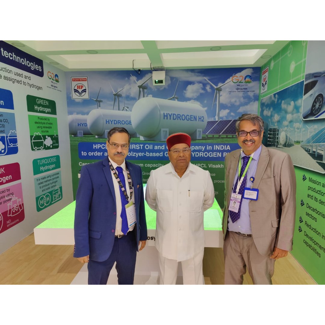 HPCL's tweet photo. Hon'ble Governor of Karnataka, Shri @TCGEHLOT and MoS, @PetroleumMin and Labour &amp; Employment, Shri @Rameswar_Teli graced #HPCL Pavilion at #IndiaEnergyWeek.
They took keen interest in production process of Biofuels and Energy Transition tech.
@IndiaEnergyWeek @PetroleumMin https://t.co/p7N6y7h8N9