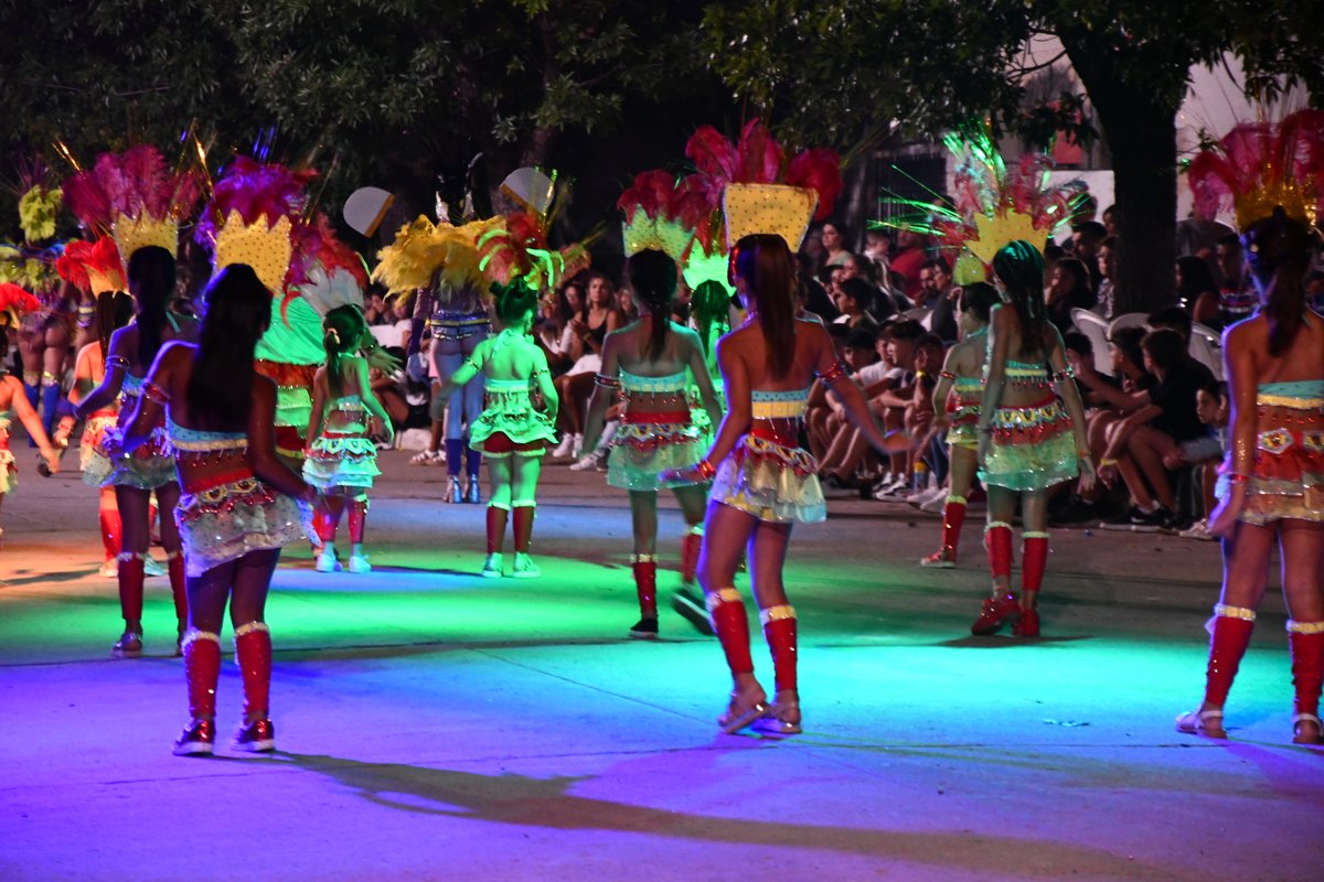 #HacemosCultura #EntreTodos 
El viernes pasado estuvimos compartiendo los "Carnavales de Alto de Chipión" organizados por el Club Social y Deportivo Chipión y la Municipalidad. Una noche llena de magia y color en la que llevamos para bailar la música de La QQ´P Del Kuarteto.