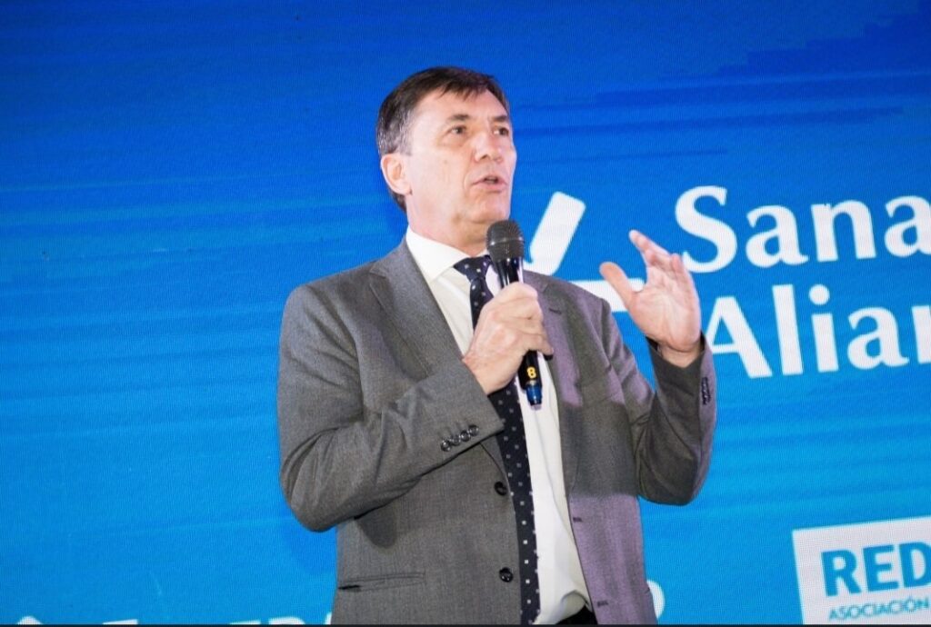 ➡! Desde #FAMSA, compartimos la entrevista que <a href="/ansolnoticias/">anSOL - Noticias</a> le hizo a nuestro presidente @juanpive03

🎉Juan Pivetta: «Las mutuales de salud están en serio riesgo»

📌Lee la nota completa
⬇⬇⬇

ansol.com.ar/juan-pivetta-l…

#famsa #mutuales #mutualesargentinas #salud #argentina