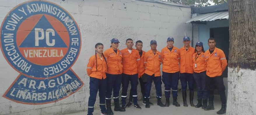 SALASITLINARES's tweet photo. #06/Feb #SalaSituacionalLinaresAlcantara Personal de Protección Civil Francisco Linares Alcántara Activo para cualquier emergencia en nuestro Municipio. #EstamosParaServirte #PuebloLinarense  
#LinaresModernoYProductivo  
@alcaldiafla_
@johendersonmrt
@gobiernoaragua https://t.co/3iwaF8peiF