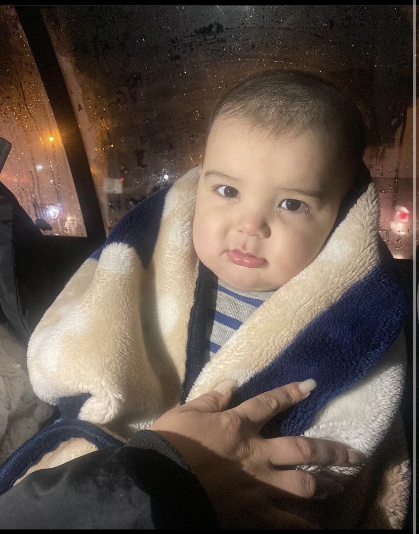 ENKAZ ALTINDAN ÇIKARILDI ANNE VE BABASINA ULAŞILAMIYOR İSKENDERUN DEVLET HASTANESİNE GÖTÜRÜLÜYOR PAYLAŞALIMM #SONDAKIKA