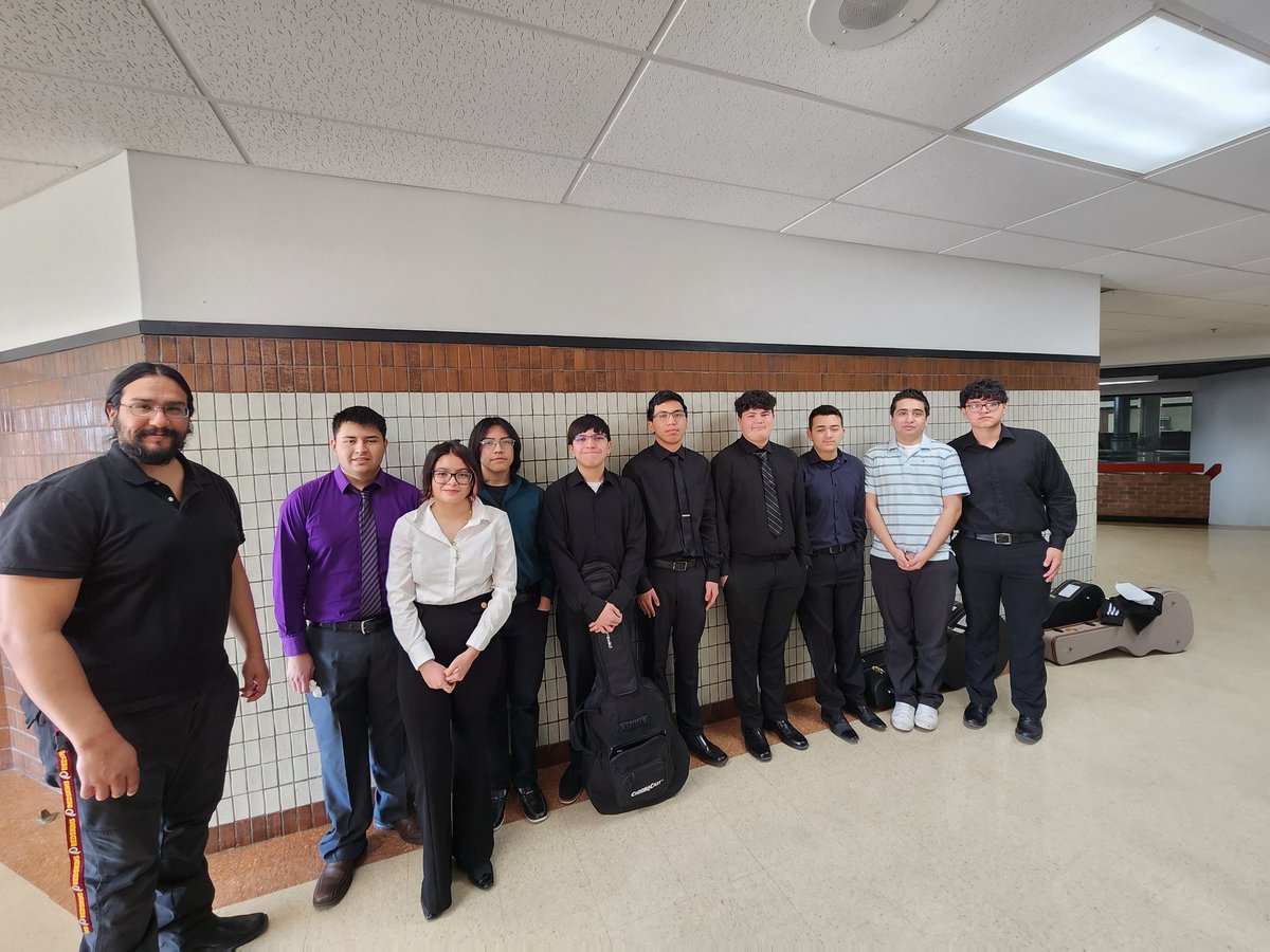 EChasco_EDHS's tweet photo. Congratulations to the El Dorado Guitar students who competed Saturday at UIL Solo Ensemble Contest. 11 students will advance to State (6 solos, 3 ensembles).
#EDAztecs_HS #SISDFineArts https://t.co/6joCyVz82q