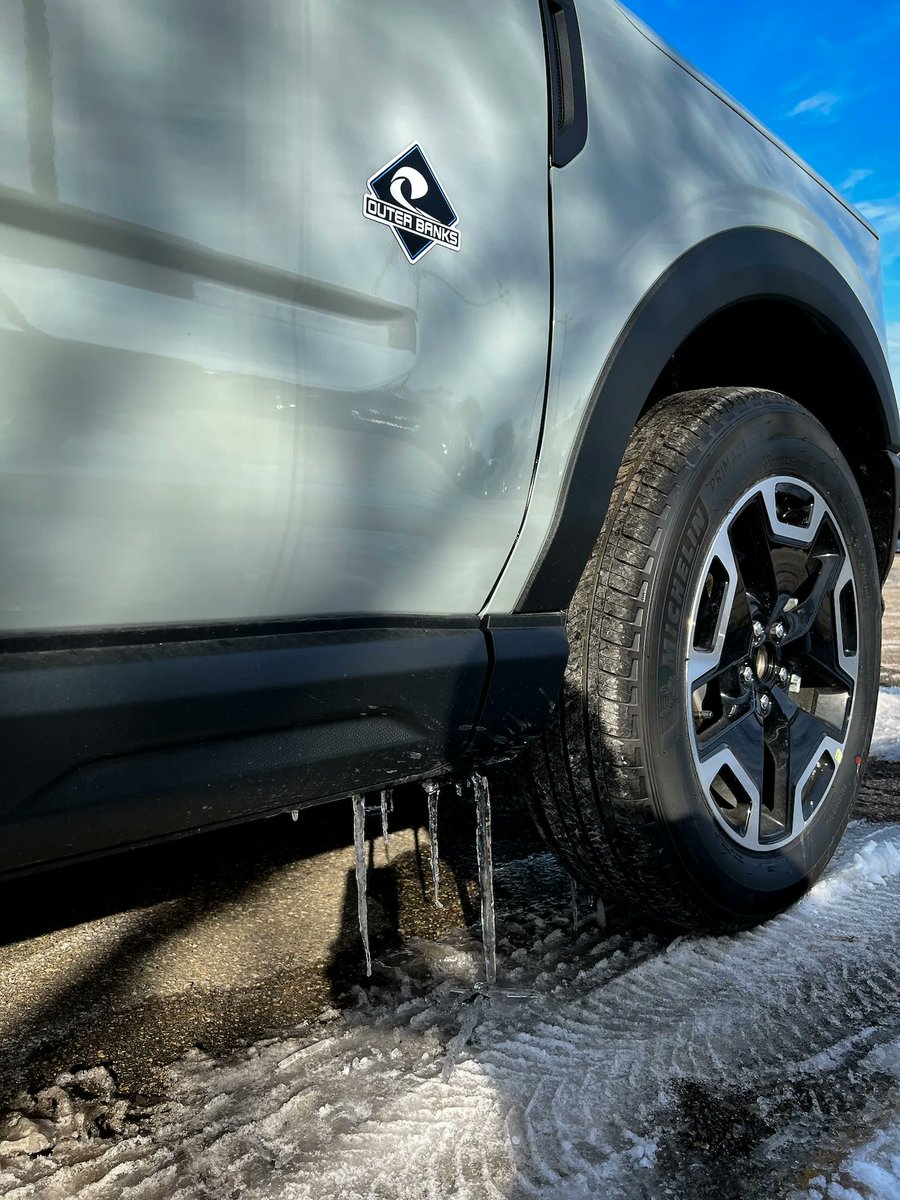 BillBrownFord's tweet image. The 2023 #BroncoSport full-size SUV is #BuiltForFun. 

☑️H.O.S.S Suspension
☑️5 Standard G.O.A.T Modes
☑️4x4 Capability + Terrain Management System

Browse the True-View new #BroncoSport inventory at #BillBrownFord in Livonia: buff.ly/3HAB4Kn