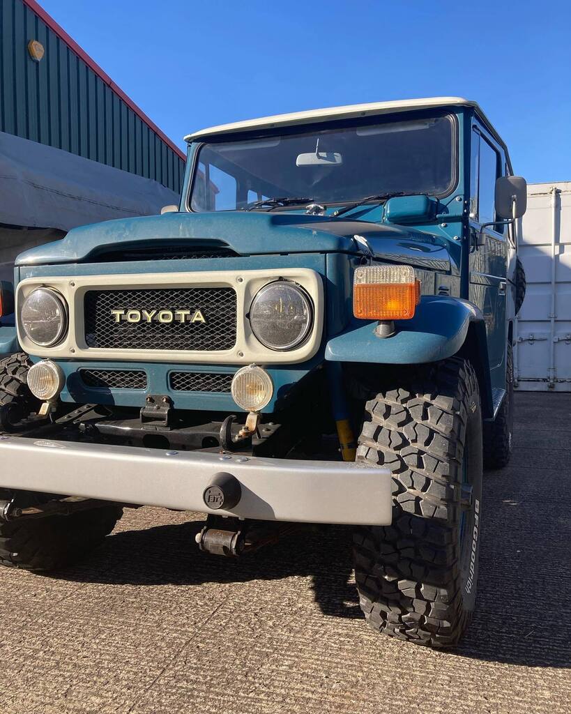 Goodbye to this headturner today 💔 

A slightly different project for us but one which has proven worthwhile. Renewing the bushes, steering rod ends and dampers have given this beauty a new lease of life ready to be enjoyed in the spring sunshine! 

… instagr.am/p/CoUnKMOoaM8/