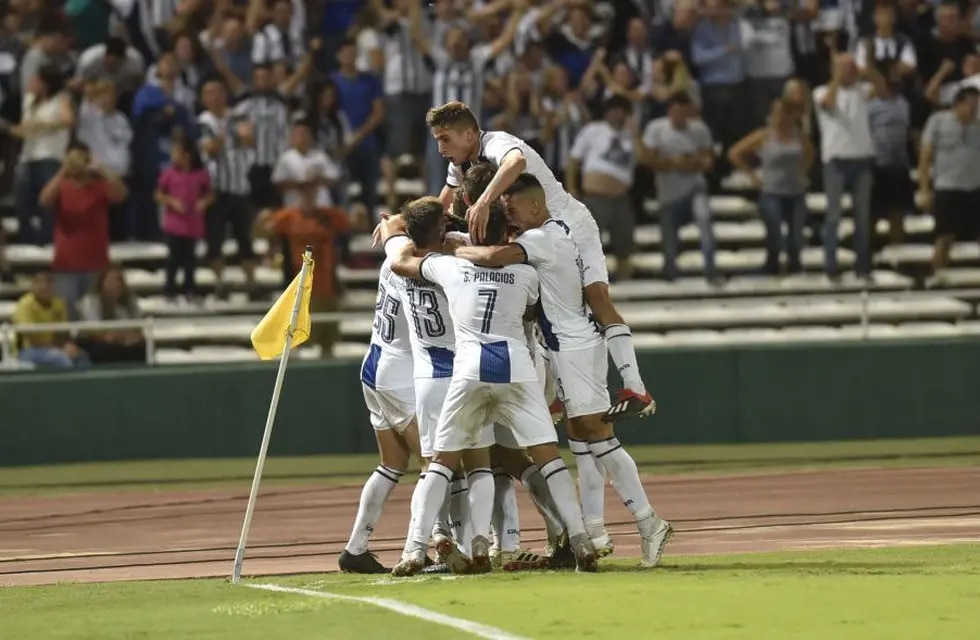 PlanetaCAT's tweet photo. #FechaT
Un día como hoy pero hace tres años, #Talleres le ganaba a Sao Paulo por 2-0 por la Ida de la Fase 2 de la #CopaLibertadores. https://t.co/TZuxftL7RF