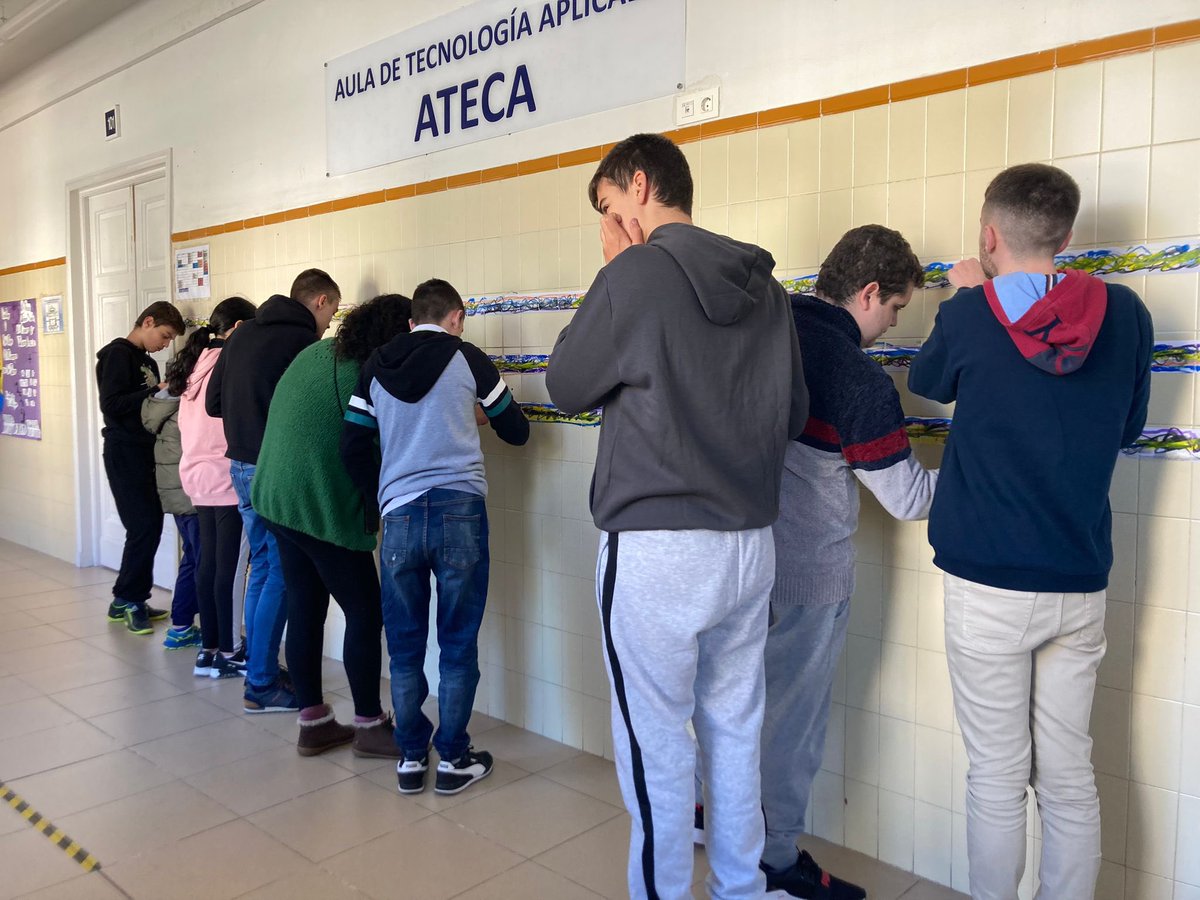 ies_nieves's tweet photo. Talleres de arte inclusivos con Espacios Nómadas en el #aulainfinitea gracias al #proyectoimpulsa #impulsainclusion de @EducaAnd 
#talleresinclusivos #inclusion #inclusionalalinversa #aulatea #aulateasecundaria #autismo #tallerdearte #artererapia https://t.co/vozATHqlJa