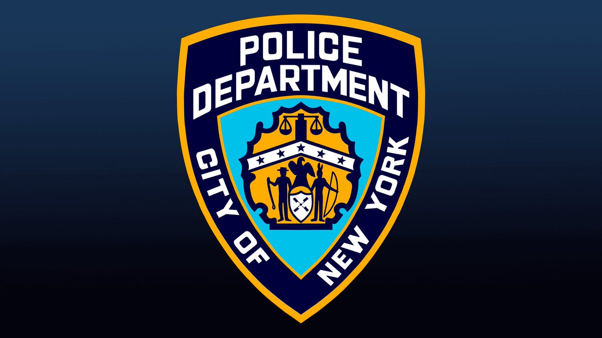 GopSuffolk's tweet photo. Over the weeekend, we received terrible and shocking news. An off-duty NYPD officer was shot in the head during a robbery in Brooklyn. He is a 26 year old father of two. All of us are wishing him the very best as he fights for survival. 🙏🏼🙏🏼🙏🏼
#backtheblue #NYPD #ThisBlueLine https://t.co/oxDrgdMwhs