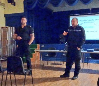 Always great to see the men in blue Engaging with the Community. Thankyou to Officers Smudge, Insp Burden, Sgt Adam Ahmed. For coming out. @KaratrainingUK @s3cTioN last year we also held Knife Crime, Domestic Violence, Online Safety & Burglary workshops.