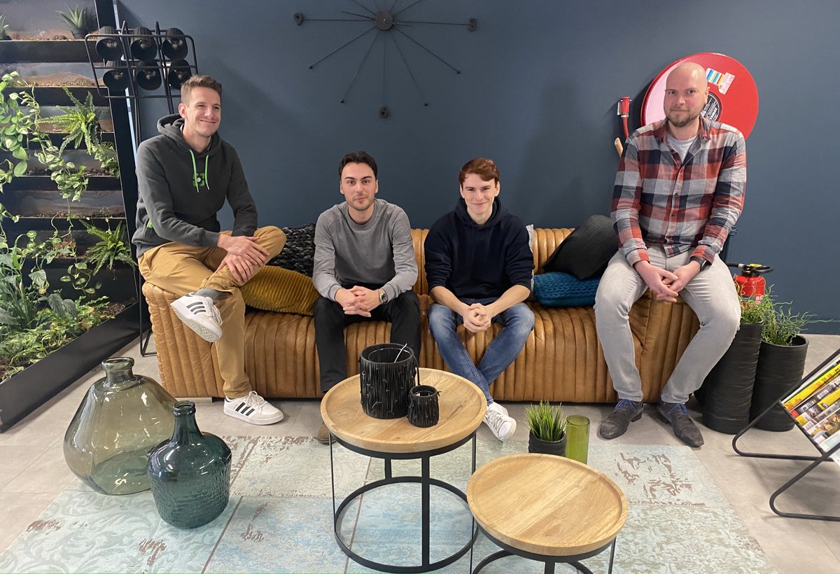 EuricomNV's tweet photo. Vandaag verwelkomen we Bjorn &amp; Toon, twee studenten van @AP_Hogeschool! Onder begeleiding van onze Euricommers Evert &amp; Thomas wordt het sowieso een stage om nooit meer te vergeten! 😎

#euricom #grensverleggers #wemakenindrukmetonzeskills https://t.co/spT5g5wrQA