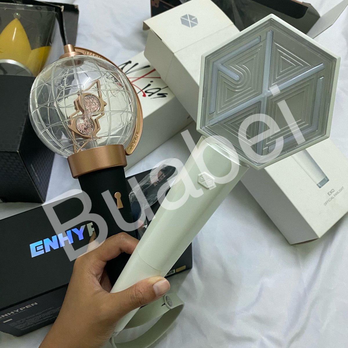 buabei_'s tweet photo. ปล่อยแท่งไฟของเค้าเองค่าาา กล่องเก่าเก็บตามสภาพและการเวลาบางอันไม่เคยใช้เลย ขอดูเพิ่มเติมใน dm ได้เลยค้าบ ทำความสะอาดทุกแท่งก่อนส่งค่า รายละเอียดในเมนชั่นน้าาา ราคารวมส่งบางแสนนัดรับได้ค่า
#ตลาดนัดENHYPEN #ตลาดนัดstraykids #ตลาดนัดEXO #ตลาดนัดbigbang #ตลาดนัดateez #ส่งต่อแท่งไฟ https://t.co/hChiEzzdcn