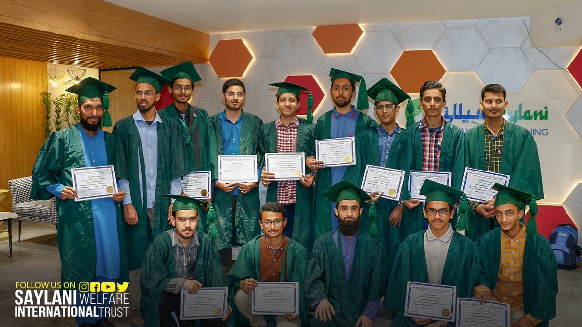 OfficialSwit's tweet photo. A visit by @AnwarMaqsood01 Pakistani Writer to Saylani Welfare International Trust Head Quarters and the distribution of certificates to the students of Saylani Welfare Mass Training & Job Creation Program
#AnwarMaqsood #SaylaniMassITTrainingProgram
#SaylaniWelfare https://t.co/Q3tRR8mxJR