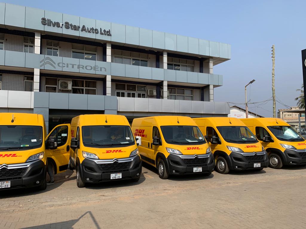 citroen_ghana's tweet photo. Over the weekend, DHL picked up fleet of five (5) units of the Citroen Jumper Van.
Start your journey:
https://t.co/Qxsc64Hy9F
#CitroenGhana
#CitroenJumper
#SilverStarAuto https://t.co/UWXaEanSdX