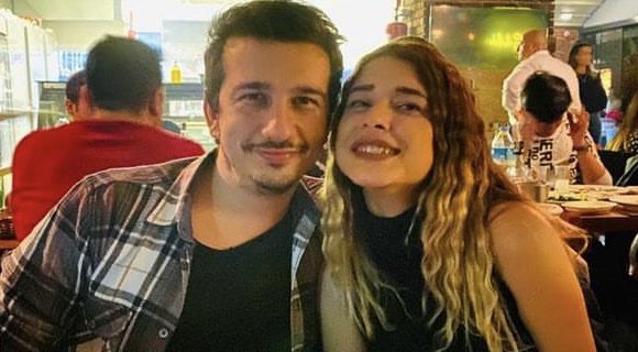 Çocukluk arkadaşım, aile dostumuz “Gökhan Ökmen” ve eşinden haber alamıyoruz. Ailesi yola çıktı.

Bölgedeki vatandaşlarımızdan rica ediyorum. Ulaşan olursa bana ulaşabilirler.

Hatay Antakya Atatürk mah. Gürses sk. Prestij asi apt.  4. Serdar motor üstündeki bina

#hatay #deprem