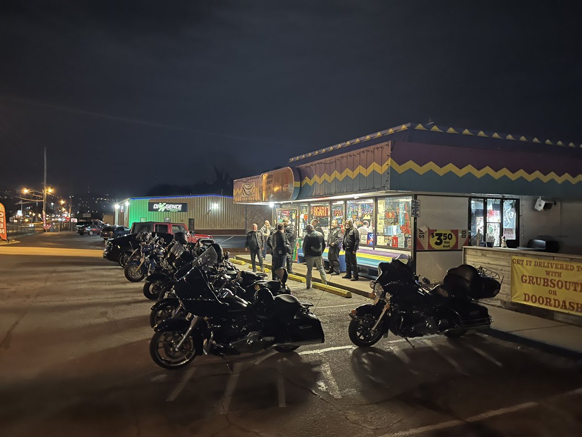 43IronCrew's tweet photo. Had some men from out of state come hang out with us Saturday!
#Disciple #GodIsGreat #MC #43MC  #SYLD #VictoryInBrotherhood #MotorcycleLife #MotorcycleClub #MCLife #Christian #BikerLife #MenOfGod #TattoedChristian #WarriorsOfGod #SavedNotSoft #Brotherhood #Ghostin #ChooseJoy https://t.co/loc6Qo02Kn