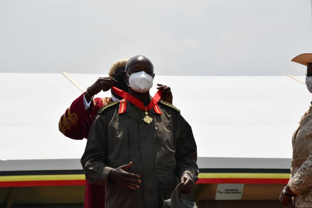 ChimpReports's tweet photo. #UPDFAt42: President Museveni Awarded Highest Medal In UPDF
#ChimpReportsNews #TareheSitaAt42
https://t.co/xwSlEZNmGT https://t.co/Boh7ZYJkcI