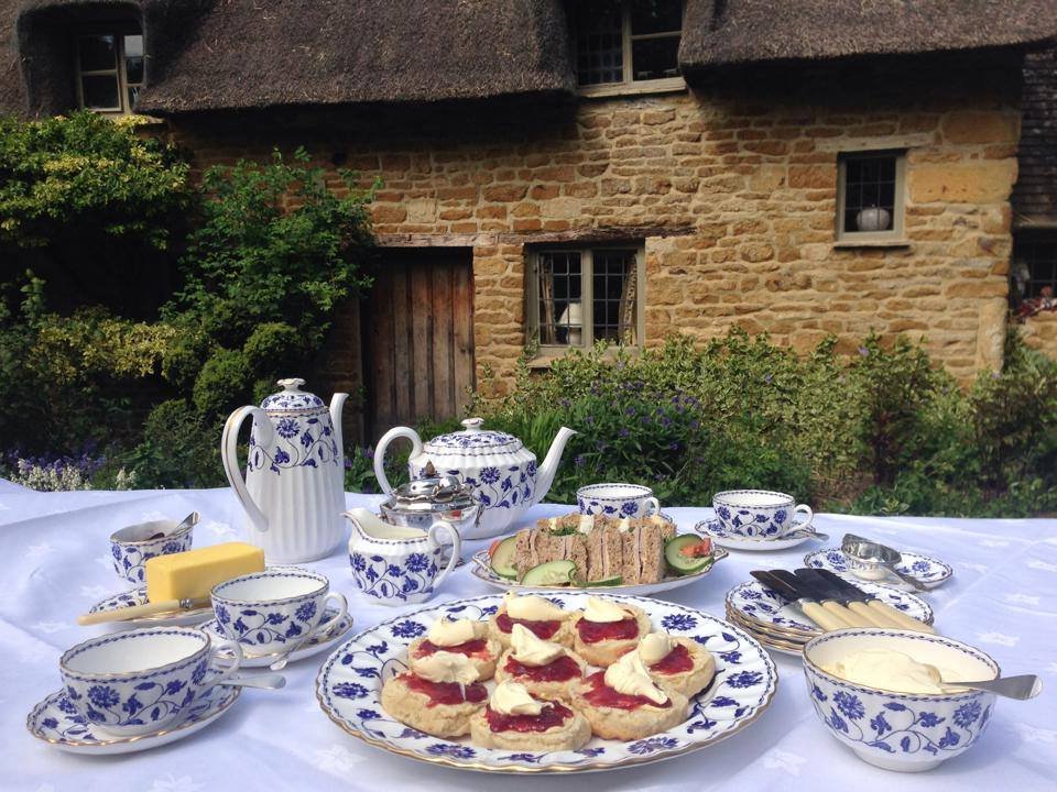 Cream Tea in the garden at Secret Cottage
secretcottagecotswoldtours.co.uk
#CotswoldTours #thatchedcottage #thatchedroof #scones #sconesofinstagram #sconesandjam #clottedcream #strawberryjam #brooklyn #emmabridgewater #homebaker #homebaking #calgary #queensland #englishcottage #daytrip