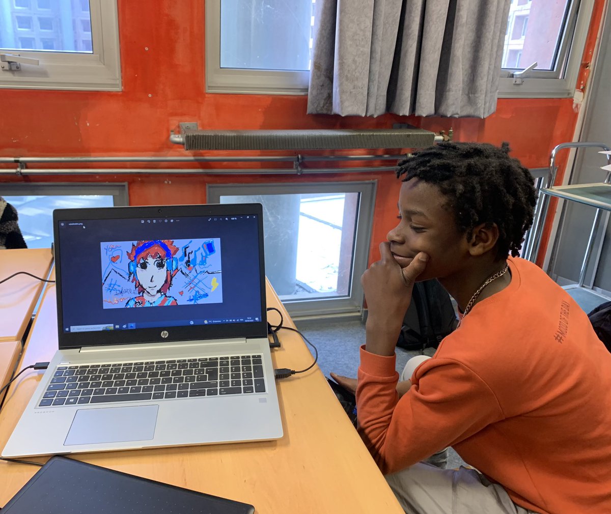 PailleNathalie's tweet image. Des artistes en herbe dans l’atelier art numérique 🤩 @LP2I_86 #EcoleOuverte #LPPM