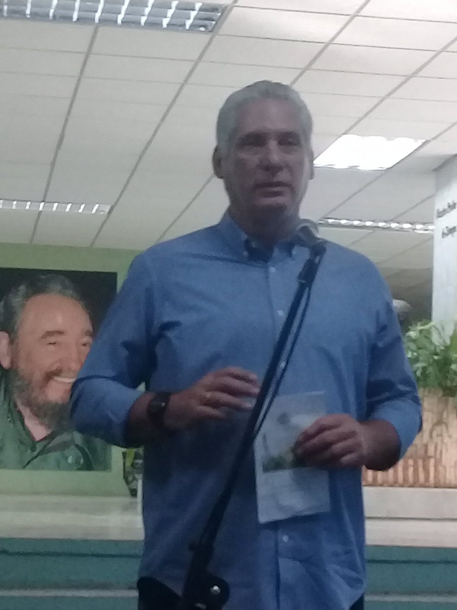 Genuino encuentro el que compartimos hoy con nuestro presidente <a href="/DiazCanelB/">Miguel Díaz-Canel Bermúdez</a> y los demás candidatos a diputados de la #ANPP. En un diálogo cálido y franco hablamos de #Patria, hablamos de pueblo, hablamos de #Revolución y de continuidad.
La unidad para #vencer ✊🇨🇺