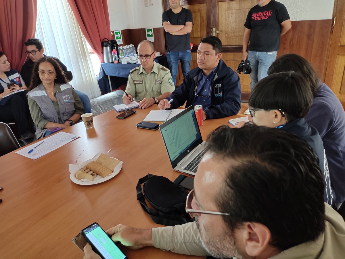 Seremi y servicios se reúnen en la Delegación Presidencial Provincial de El Loa para coordinar el despliegue por las zonas afectadas por las lluvias estivales. 
#Calama #SanPedrodeAtacama #Ollagüe