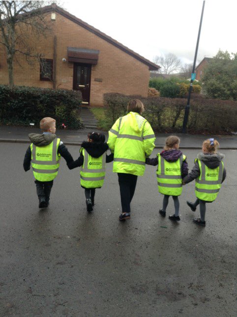 dove_shell_fed's tweet photo. East Crompton St James’ year 1 children recently took part in a road safety workshop.They were introduced to the stop, look, listen and think rule and discussed the importance of high visibility clothing and safety precautions to be taken when crossing the road when it is dark. https://t.co/8CT12S5uDQ