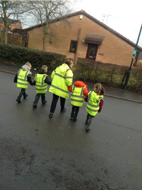 dove_shell_fed's tweet photo. East Crompton St James’ year 1 children recently took part in a road safety workshop.They were introduced to the stop, look, listen and think rule and discussed the importance of high visibility clothing and safety precautions to be taken when crossing the road when it is dark. https://t.co/8CT12S5uDQ