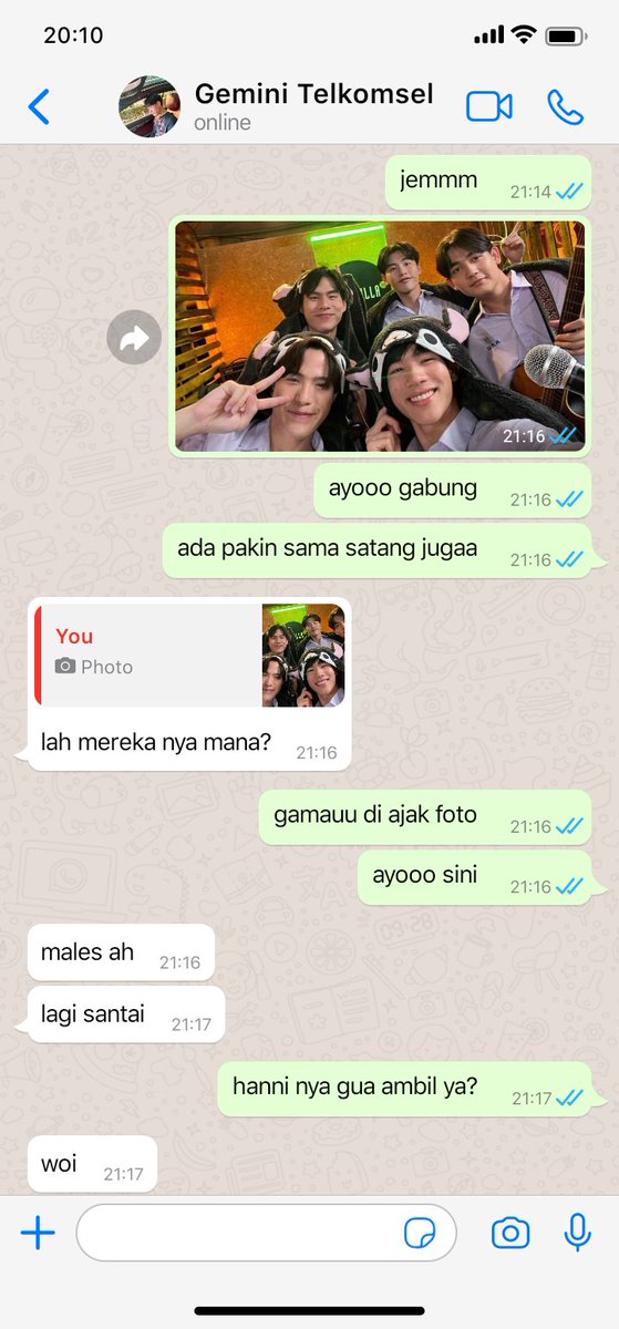 bumiiipage's tweet photo. #geminifourth onetweet au

Disuruh cepet malah bikin status dulu https://t.co/1tnp6zScny