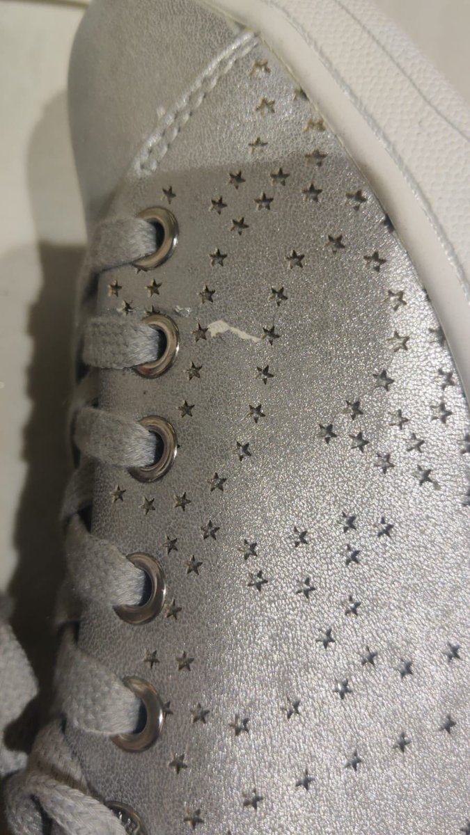 prekshasays's tweet photo. @myntra has the worst customer service. Ordered 2 pairs of GUESS shoes.Returned one which was defective. Went through hours of customer service trying to explain how the show was damaged &amp; hence I had to buy new shoes from a physical store. No help. Expected to just lose ₹10k. https://t.co/r6oDxtgjnV