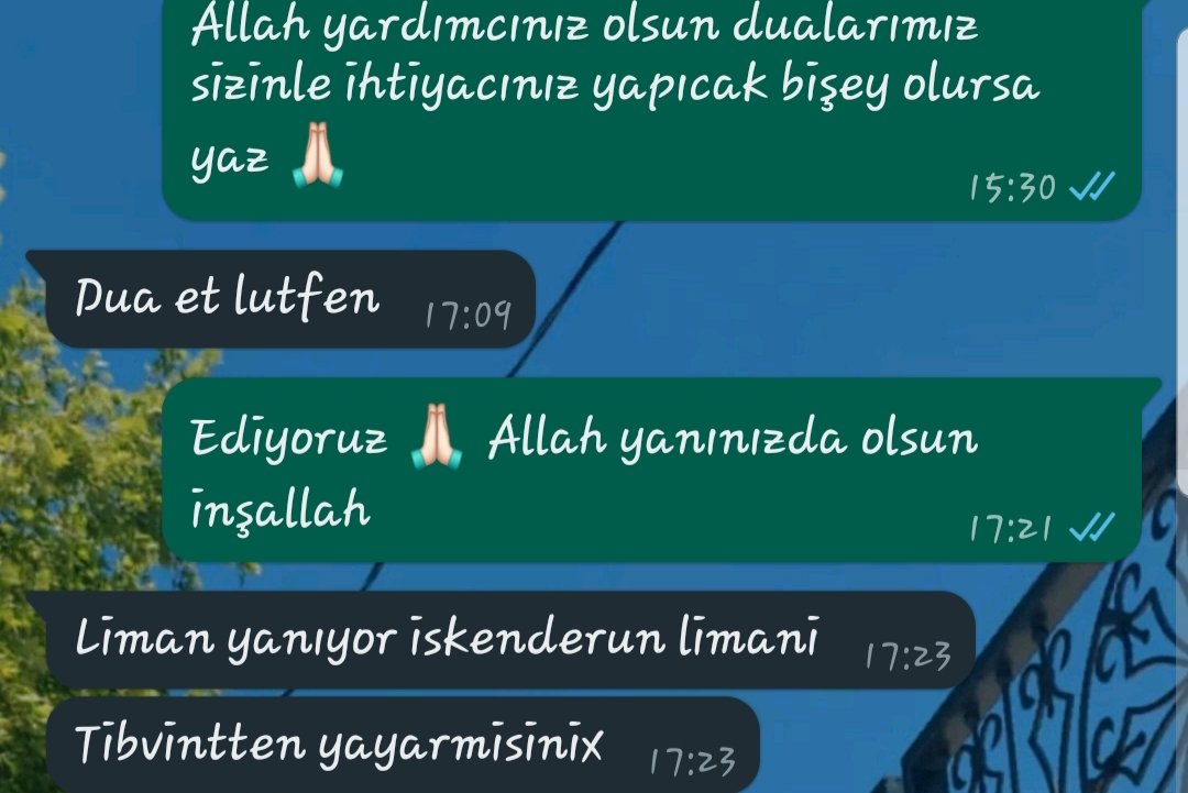 cheemist's tweet photo. İskenderun liman yanıyor  #iskenderundeprem https://t.co/LH43PUEYUM