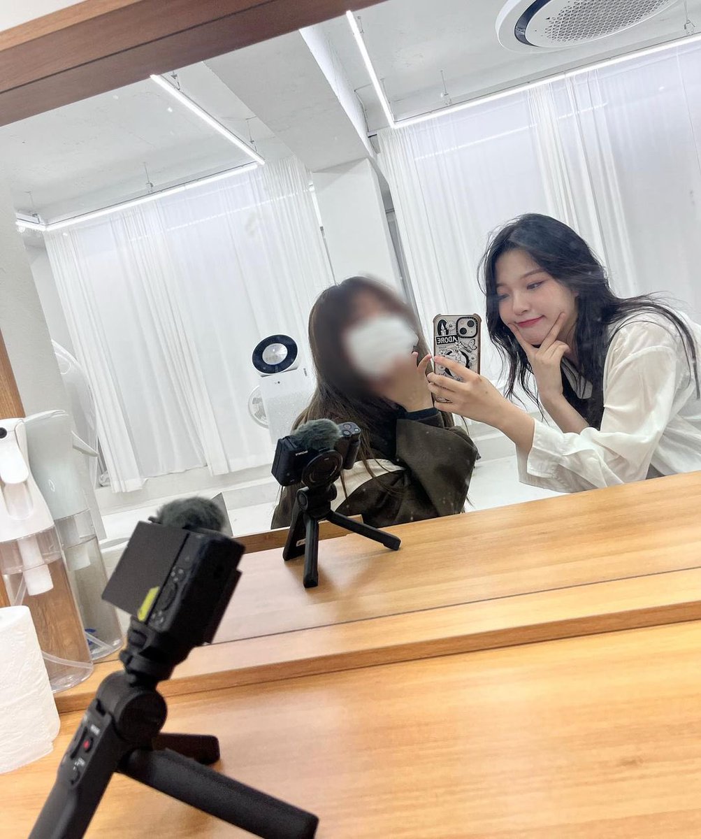 JH. tweet media
