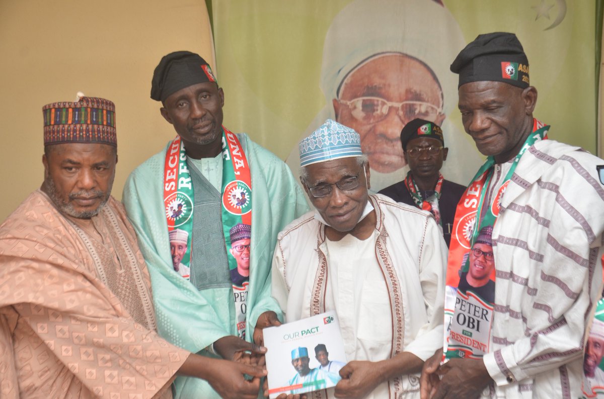 joe_asake's tweet photo. I visited the home of the chairman, Northern Elders Forum, the Magajin Rafin Zazzau, Prof. Ango Abdullahi with my running mate, Bashir Idris and presented our manifesto. God bless the elder statesman.

#SecureKaduna
#RestoreHope https://t.co/AOrbzwmuFs