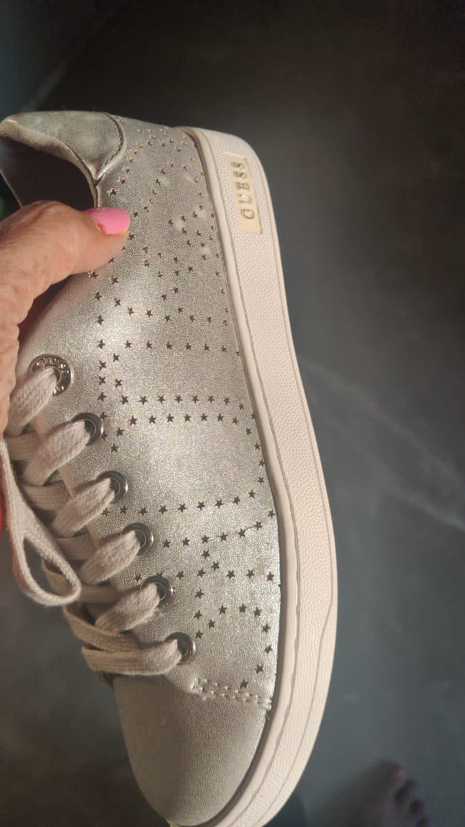 prekshasays's tweet photo. @MyntraSupport I ordered 2 pairs of GUESS shoes.Returned 1 which was defective. Went through hours of customer service trying to explain how the show was damaged &amp; hence I had to buy new shoes from a physical store. No proper investigation. No help.Even from the manager. Shameful https://t.co/rftvRn4Ys7