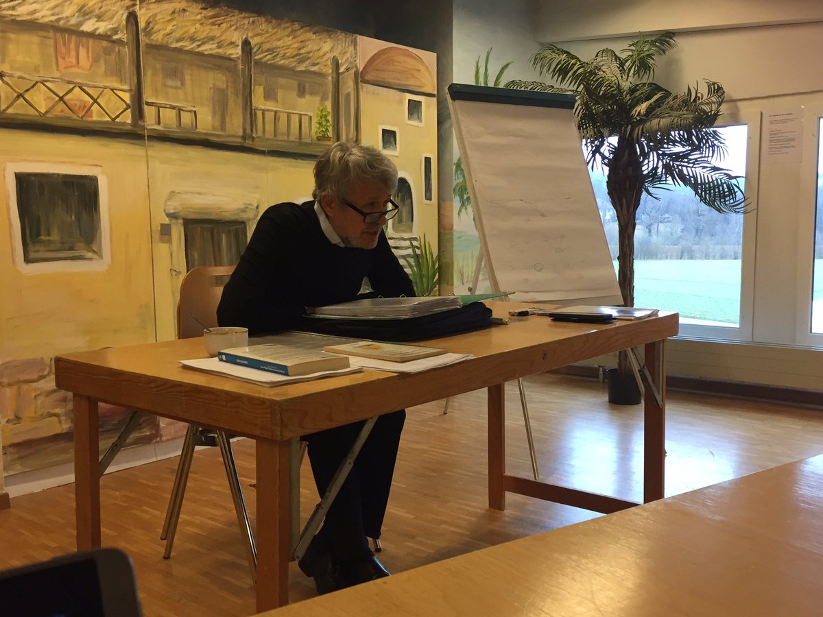 EmpreinteForms's tweet photo. Dans un cadre paisible et ensoleillé près de Nyon, nous avons vécu ce samedi une journée de formation passionnante autour de la systémique !
#relationdaide #formation #systemique #genogramme #roleetcontrerole #systemesouvertsoutfermes #onnepeutpaschangerunsysteme #nyon #suisse https://t.co/DrsfttoKmA