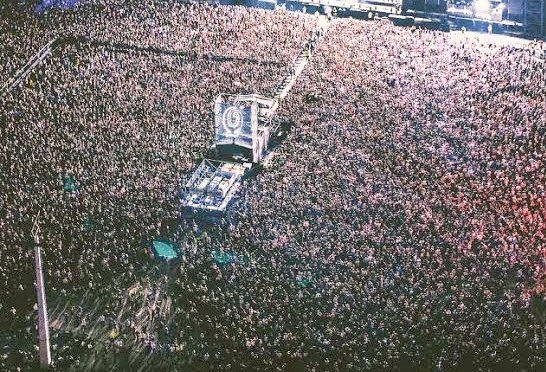 AjithKumar_AK__'s tweet image. #Varisuu Today Night show at #Vasu theatre  🔥🔥
.
All around TamilNadu people's going to #Vasu cinemas 🙏🤣