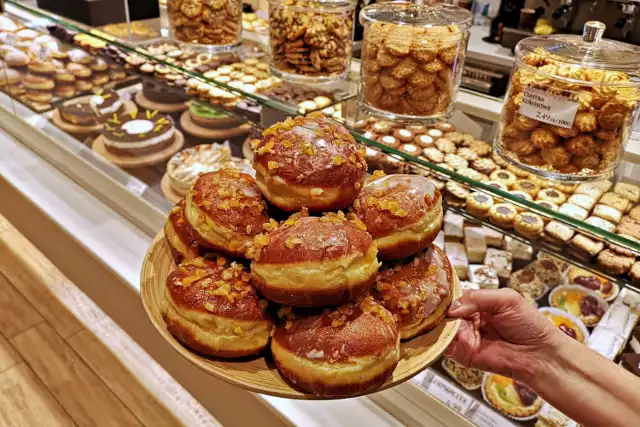 Poland is the world champion of cake. No contest.

🧵 Top 10 🇵🇱🍰