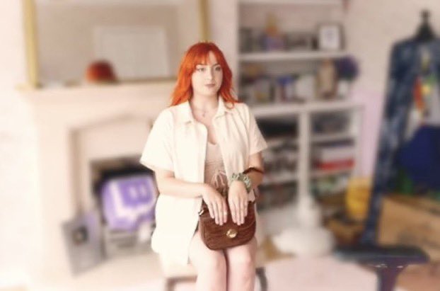 shroomboii's tweet photo. Me at 11 years old waiting for the sims 3 loading screen to finish after 20 minutes https://t.co/HqedGSzOt5