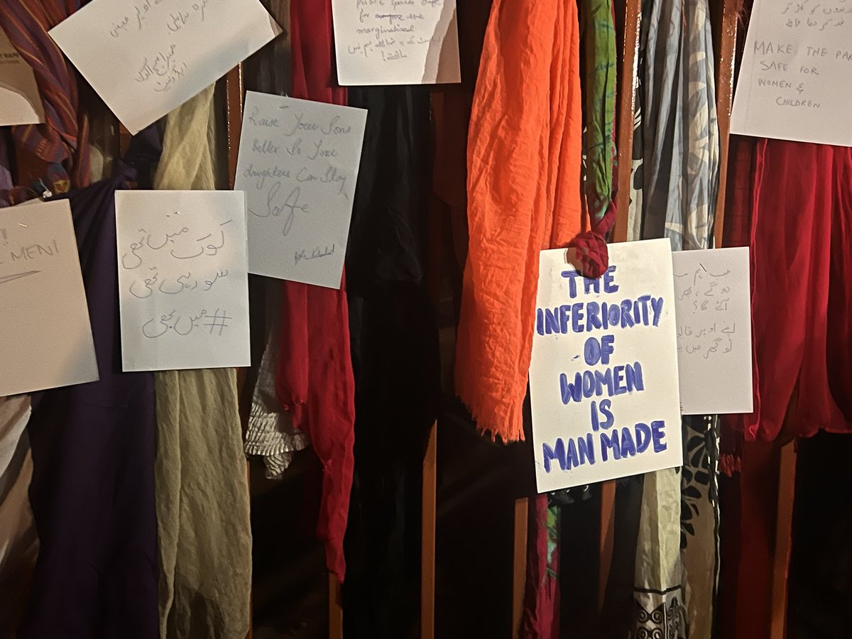 wdf_pk's tweet photo. Women hung their dopattas on the gates of the F-9 park today to protest against the growing sexual violence in the country. #F9Park https://t.co/8nKewsdVmX