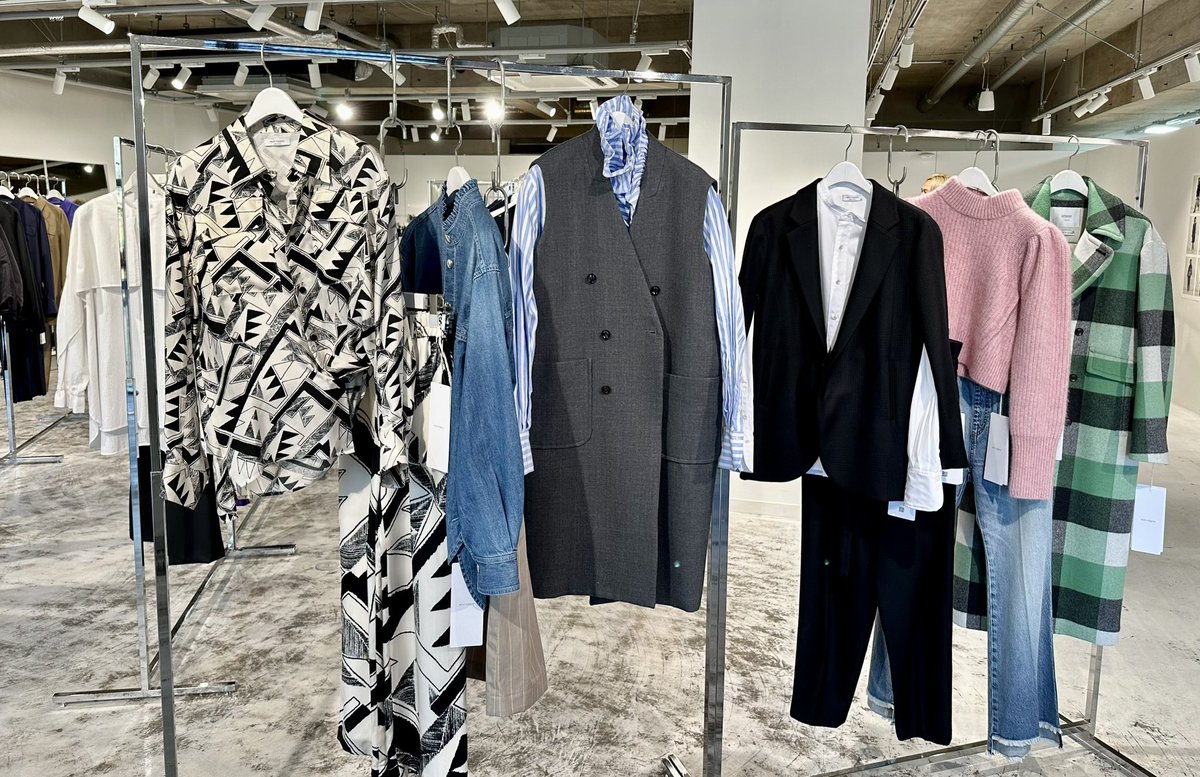 ichikawashigeto's tweet image. 23秋冬シーズンの展示会がスタートしたが、日本の伝統技術が見直されている。手捺染の加工は京都で。デニムは産地ブランド「ジャパンデニム」で調達
#ニアーニッポン
#手捺染
#ジャパンデニム