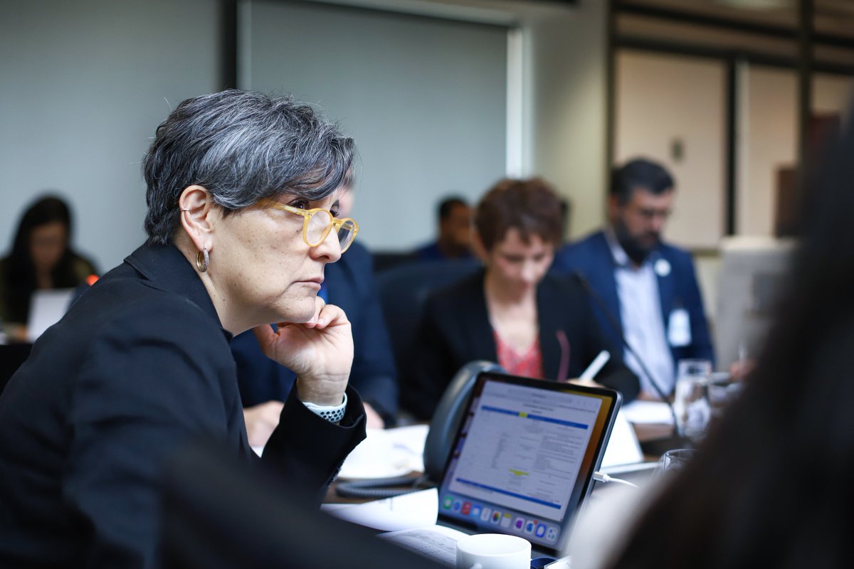 ministeriosalud's tweet image. 🔴 La ministra @ximenaguilera participa de un nuevo  Comité de Gestión del Riesgo de Desastres (COGRID) encabezado por la ministra @Carolina_Toha. Se continúa la coordinación y los equipos desplegados en las zonas afectadas para combatir la emergencia por #IncendiosForestales.