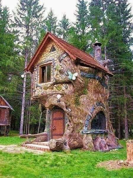 رائع : ان تساعد الآخرين بدون مصالح ،
الأروع : ان تجعل نية المساعدة نيل الأجر من الله سبحانه وتعالى...