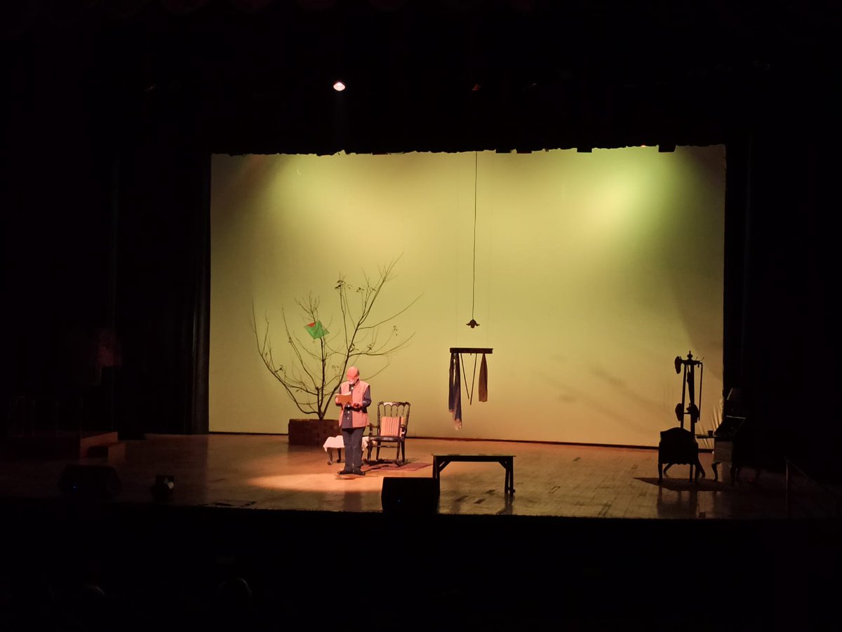 TataSteelBLM's tweet photo. Shots from Pankaj Kapur's solo-act 'Dopehari'. 
A solo-act written and enacted by Pankaj kapur, Produced by Supriya Pathak Kapur.
Venue: Rail Auditorium.
.
#bbsrlitmeet #Bhubaneswar #festival #author #literature #itsgottobelit #literaturelover #actor #theatre #play #soloact https://t.co/BPxIChiK8j