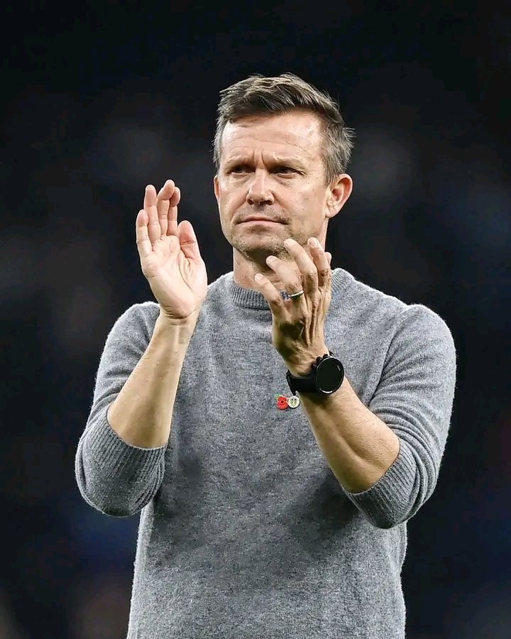 RisFootball's tweet photo. 🚨 | 𝗕𝗥𝗘𝗔𝗞𝗜𝗡𝗚: Jesse Marsch sacked

Jesse Marsch has just been sacked by Leeds United — decision made after the recent negative results ⚪️🇺🇸

▫️ Leeds board, now working on new head coach appointment but Marcelo Bielsa’s return is described as ‘unlikely’.

#deprem
#leeds https://t.co/ajPiSd947c