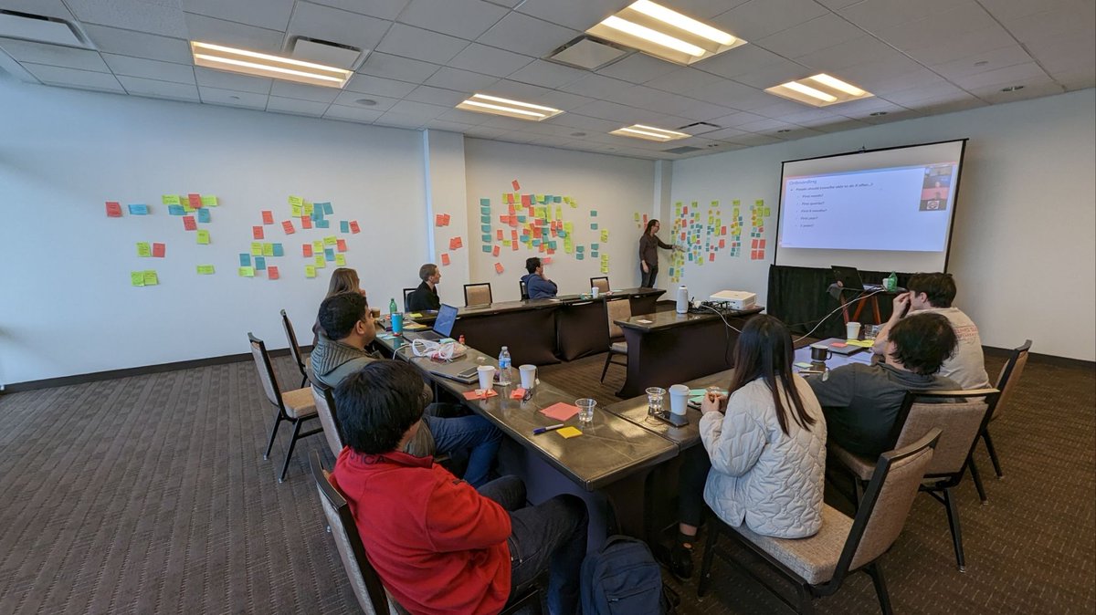 ascend_io's tweet photo. Last week, we hosted our annual kickoff in Austin 🙌

Between looking back at an amazing 2022 and planning for an even better 2023, we got to play late-night games and explore the city. The best news? You could join us next quarter! https://t.co/BkdYCQNpS1 https://t.co/D44mmkHX7i