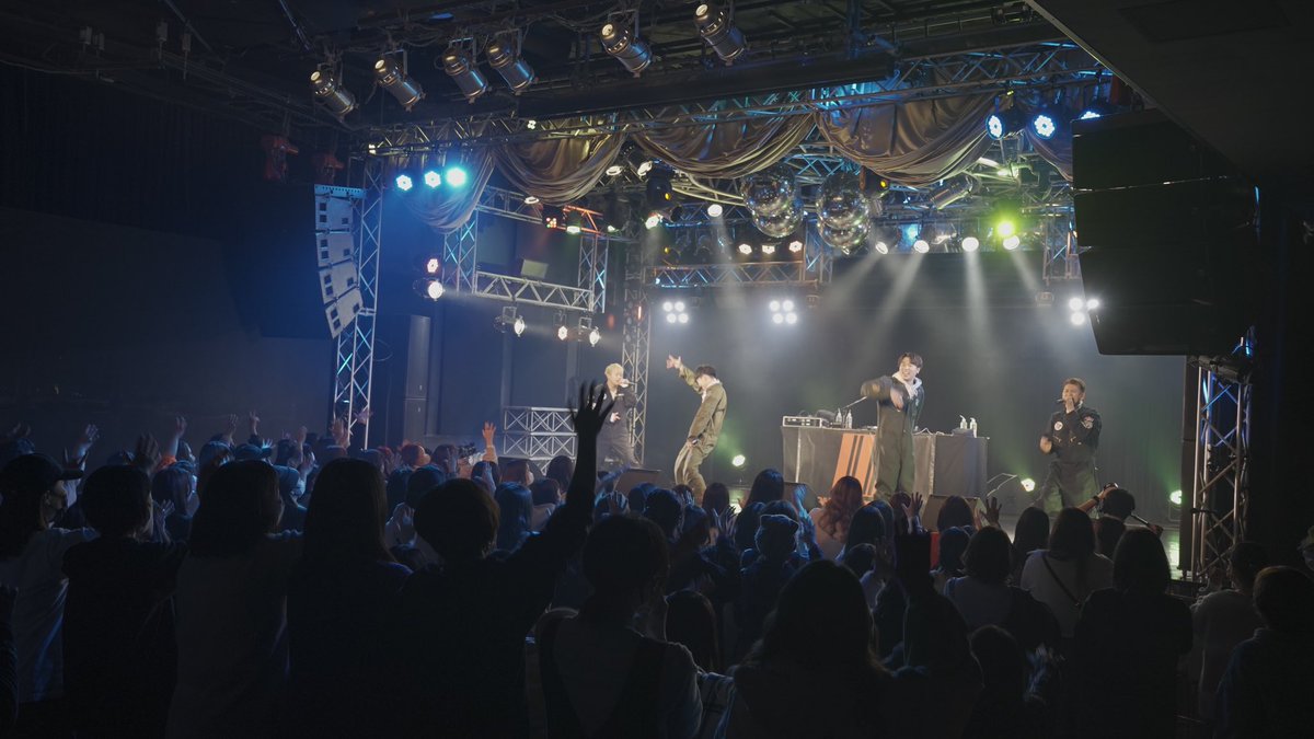 SNG_TFV's tweet photo. #DELASUMMIT 🔥
声も、会場の熱さも最高でした‼️
皆さんありがとうございました!
明日は心斎橋でリリースイベント
この熱を持って帰る🇯🇵 https://t.co/Bbhb7avhpr